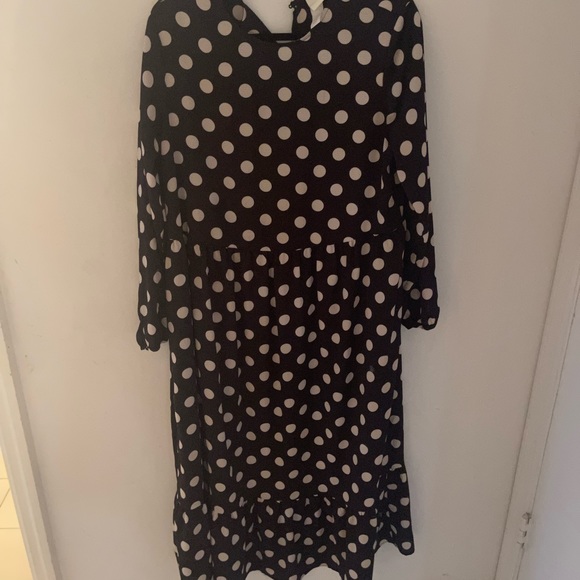 H & M, S, loose black and white polka dot dress, great with a belt - Picture 1 of 1